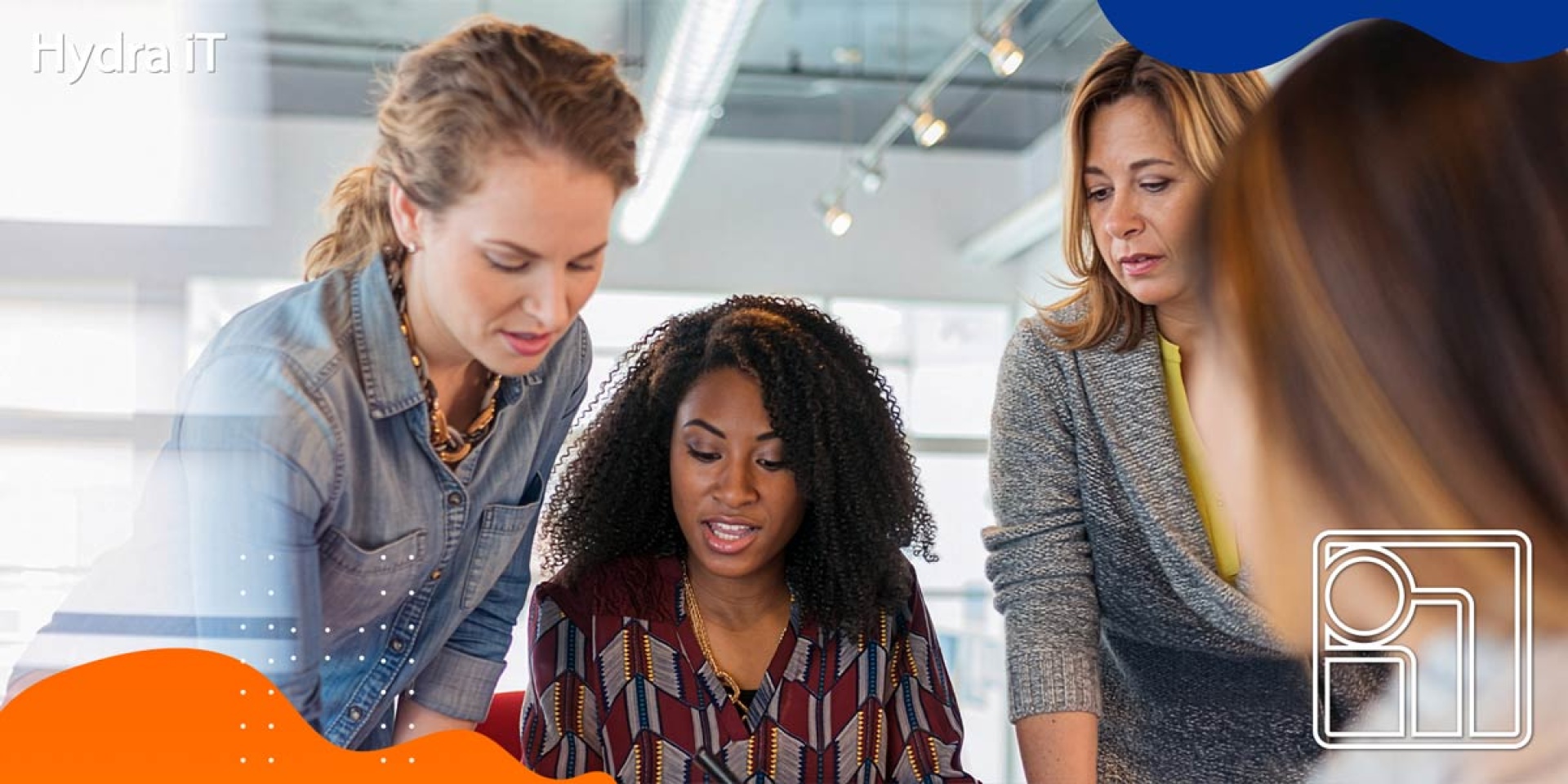Pessoas a utilizar o sistema de recursos humanos Microsoft Dynamics 365 Human Resources