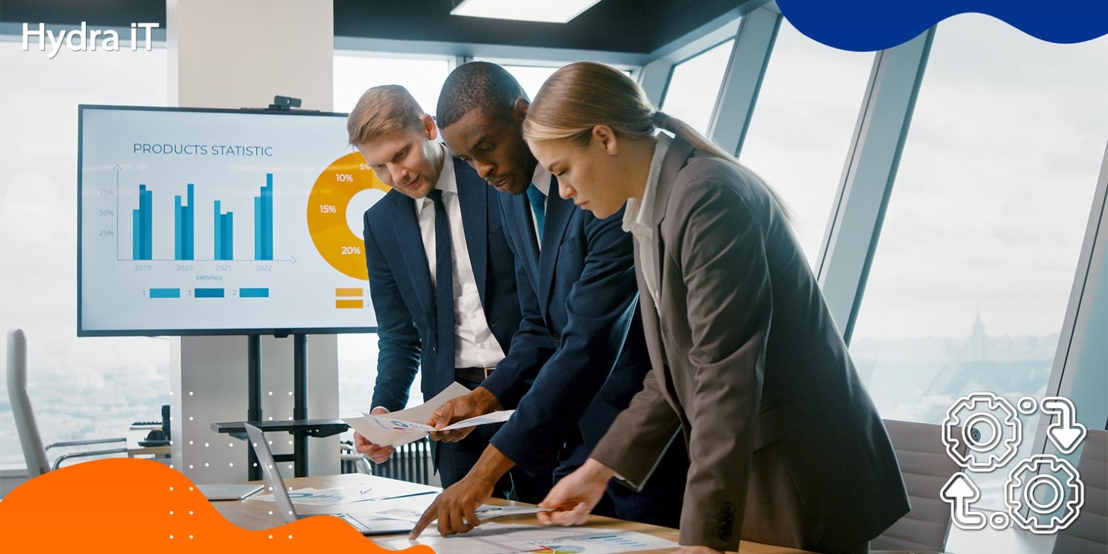 Pessoas a analisar dados e o impacto do licenciamento Microsoft 365